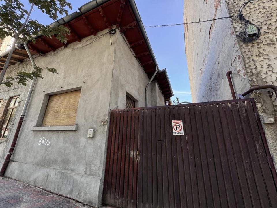 Casa 5 Camere | Piata Alba Iulia - Popa Nan | Teren 232 mp | Singur Curte – fotografia 1 din 12