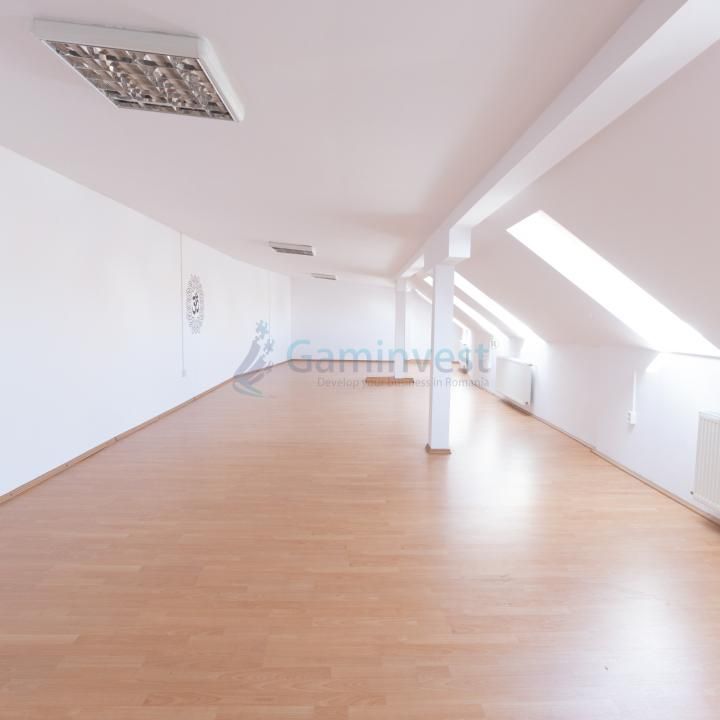 Cladire de inchiriat in Oradea, 382 mp cu 3 nivele, multifunctionala – fotografia 1 din 29