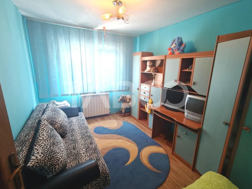 Apartament 4 camere 2 bai 2 balcoane -pivnita - etaj 1 - zona Turnisor – fotografia 2 din 11