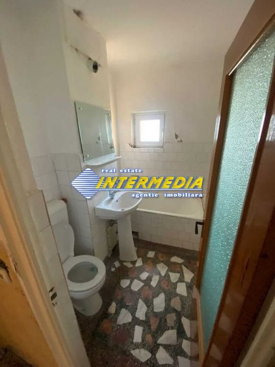 APARTAMENT 3 CAMERE I DECOMANDAT I CETATE I 75 MP I ZONA MERCUR I – fotografia 4 din 8