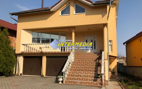 Casa deosebita  D+P+E de vanzare CETATE cu 900 mp. teren