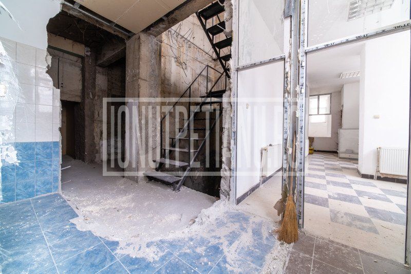 Spatiu comercial Bd Unirii Piața Alba Iulia Parter + 1etaj – fotografia 17 din 18