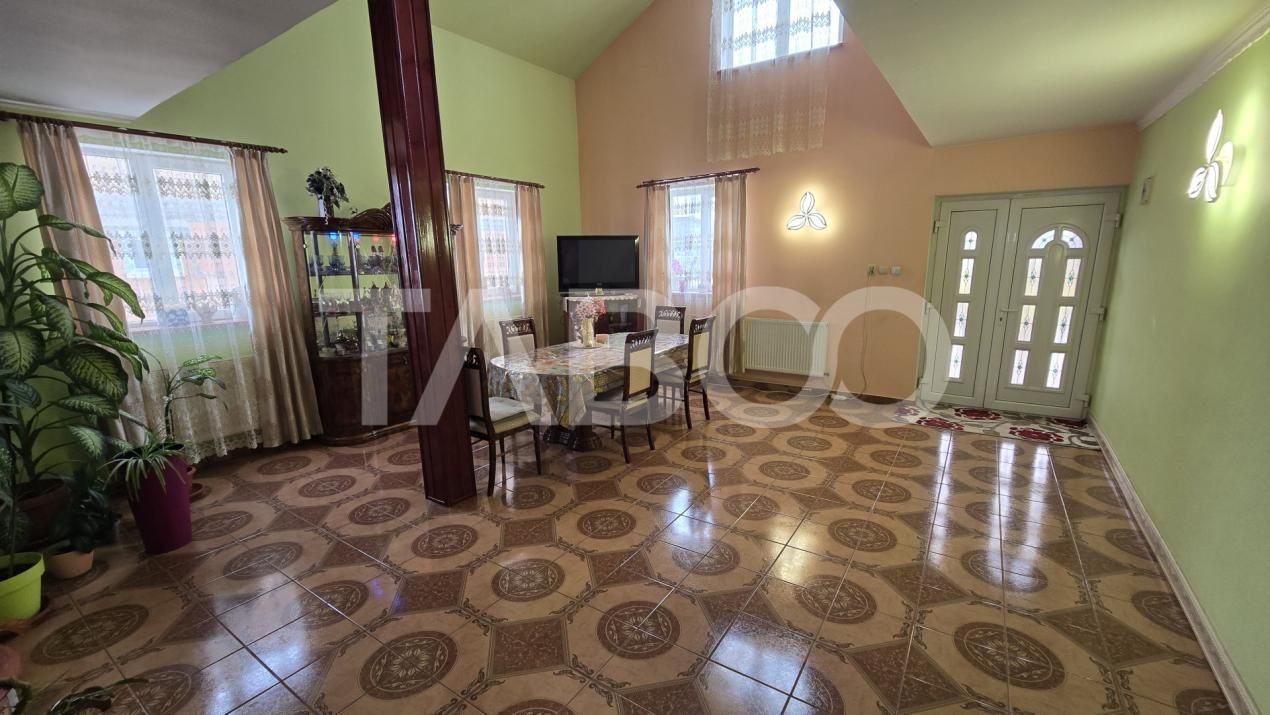 Casa individuala de vanzare cu 4 camere mobilate utilate in Daia Sibiu – fotografia 2 din 14