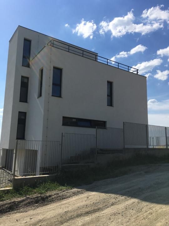 Casă individuală premium, 298 mp utili, teren 470 mp, terasă panoramică | Dezmir – fotografia 2 din 11