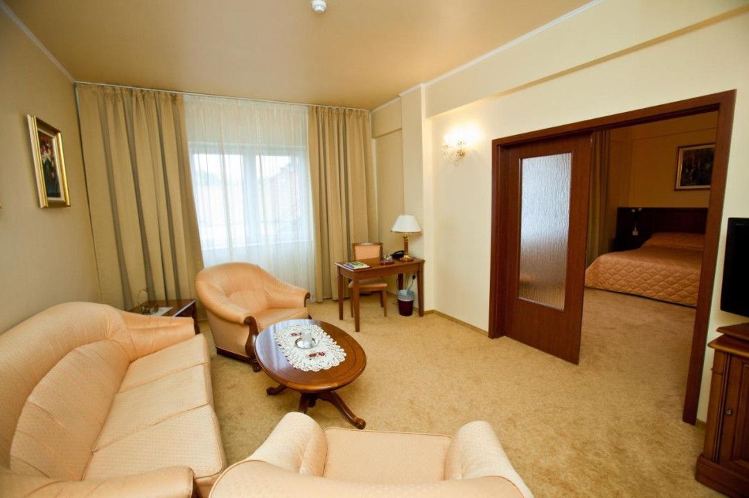 Hotel de 4 **** de vanzare ultracentral in Oradea, Bihor, Romania – fotografia 3 din 18