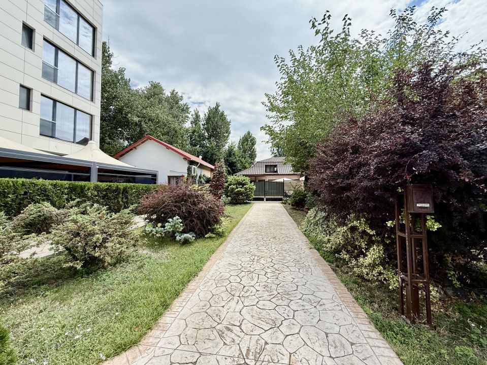 Casa bld Mamaia la  intrare Satul de Vacanta, langa Hotel Quartz – fotografia 9 din 15