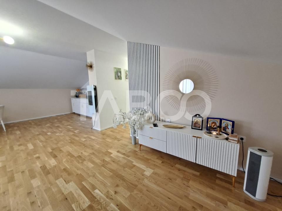 Casa de locuit + spatiu comercial de vanzare in Cisnadie – fotografia 2 din 23