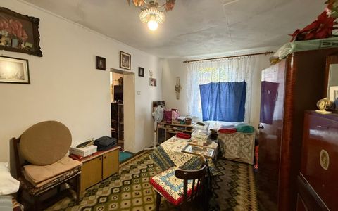 Casa cu 2 camere, curte comuna,  52mp utili -  Zona Iosefin