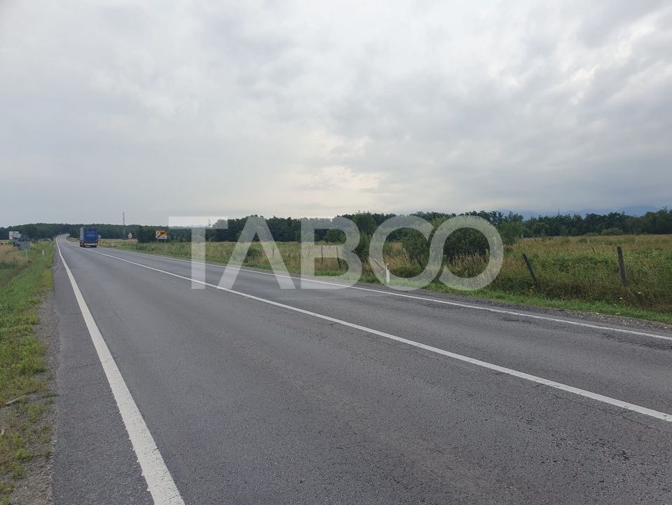 Teren intravilan 5040 mp in Sercaia acces DN1 168 m – fotografia 1 din 4