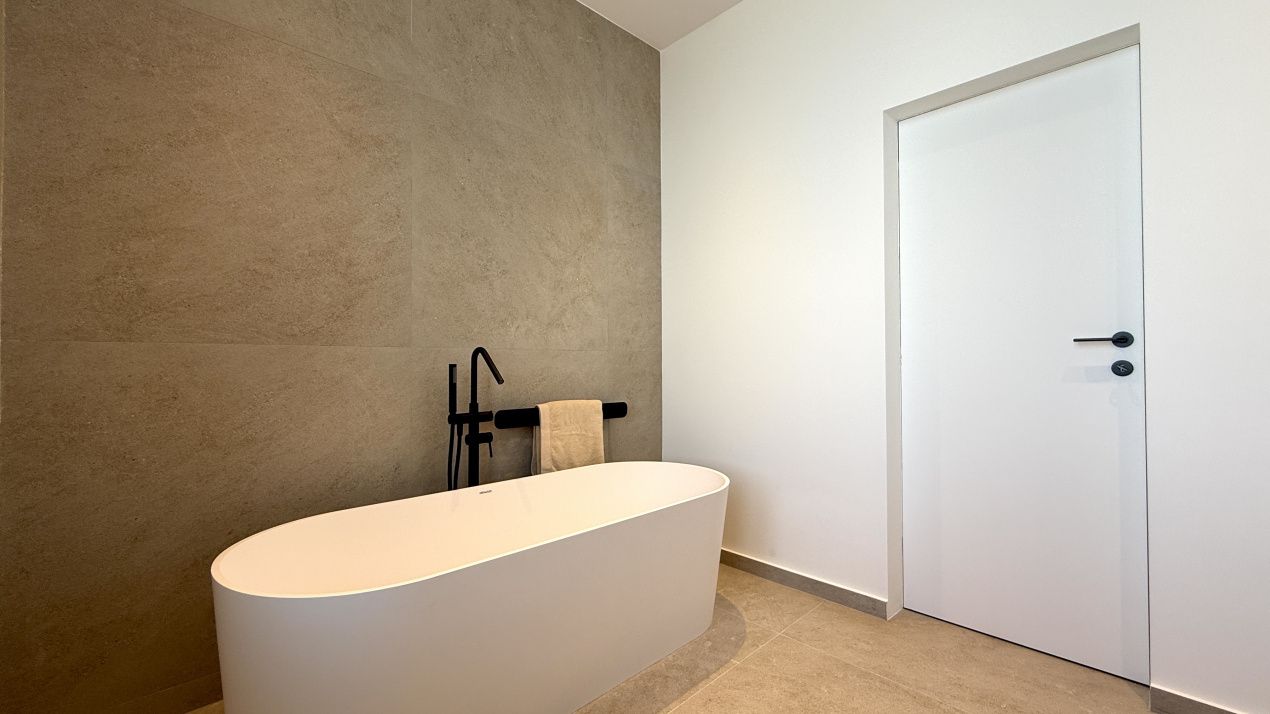 Penthouse pe bune, 5 camere, vedere la Mare si la Lac, 5 parcari subterane – fotografia 51 din 85
