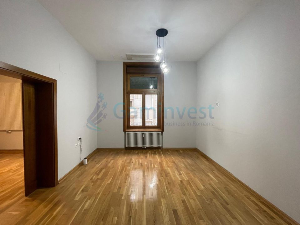 Spatiu birouri de inchiriat ultracentral, Strada Republicii, Oradea, Bihor – fotografia 1 din 8