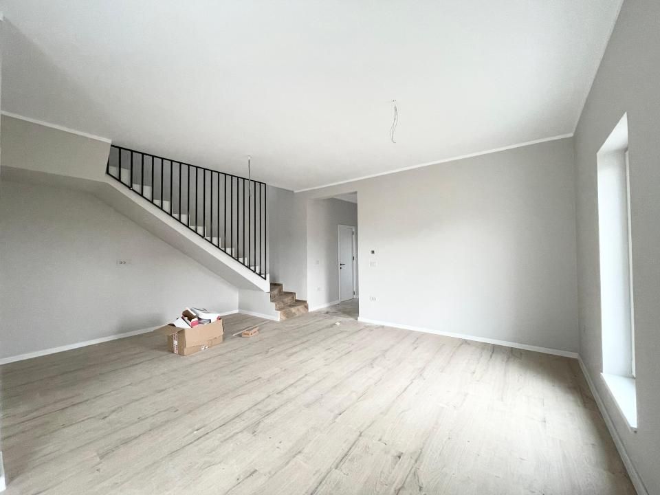 Duplex cu 4 camere despartit prin spatiu tehnic- Mosnita Veche – fotografia 3 din 13