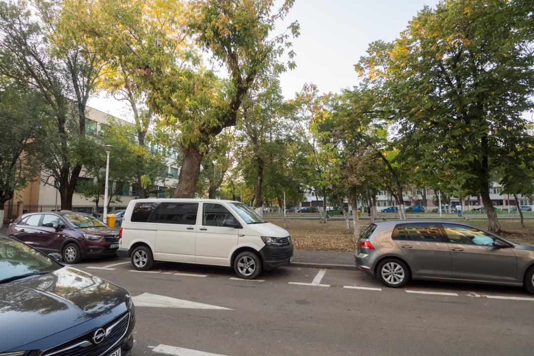 Eroii Revolutiei metrou, parc, gata de mutat, centrală proprie – fotografia 33 din 36