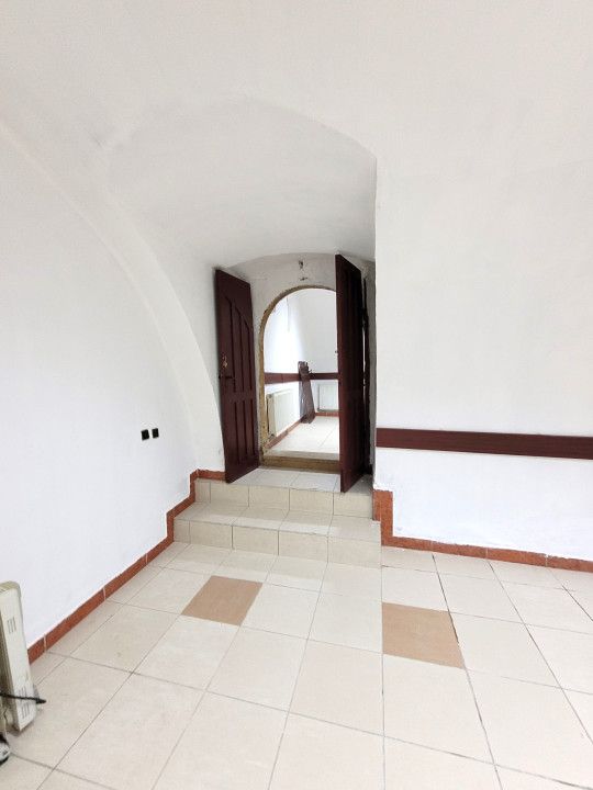 Spatiu cu suprafata generoasa, in centrul Clujului – fotografia 2 din 7