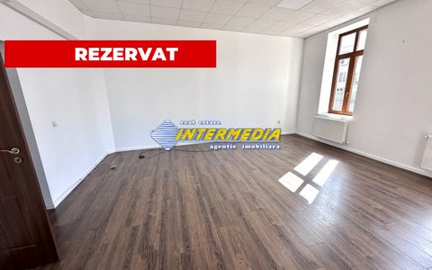 Spatiu Biouri 32 mp de inchiriat, Ultracentral, Zona Centru Alba Iulia
