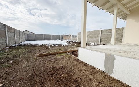Duplex 4 camere, 110mp utili + 15mp terasa, 300mp teren - Mosnita Noua