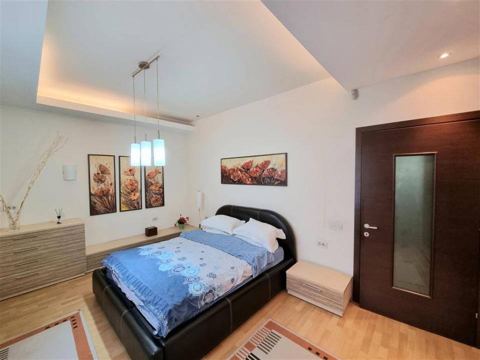 Vila zona Baneasa - Aleea Teisani | Teren 990 | Constructie 2006 | – fotografia 3 din 26