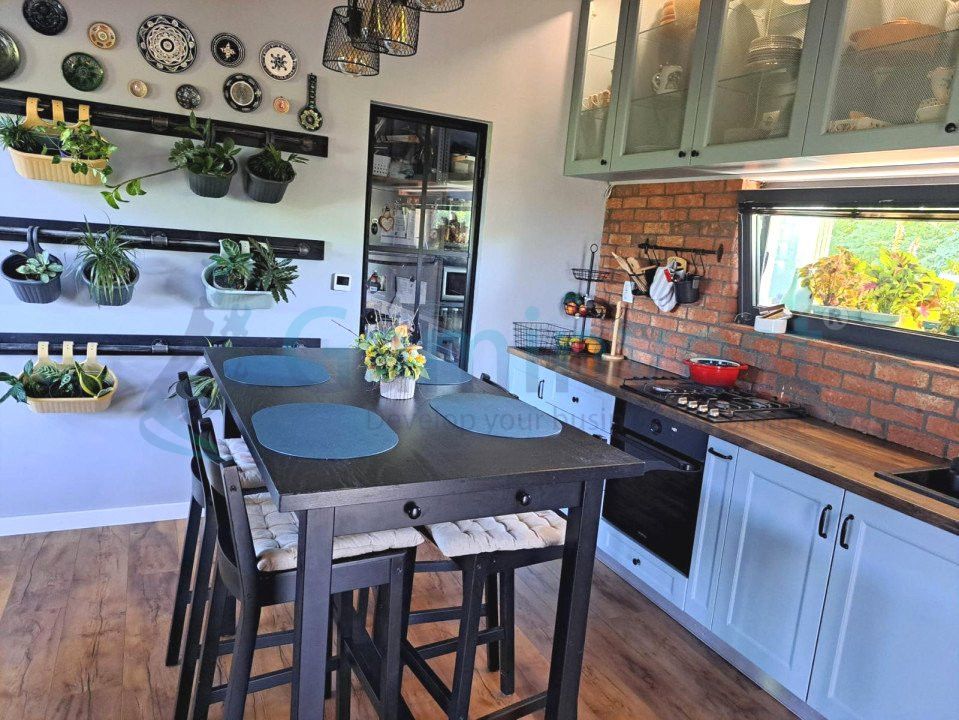 Casa exclusivista cu 5 camere de vanzare,Oradea,Bihor – fotografia 4 din 31