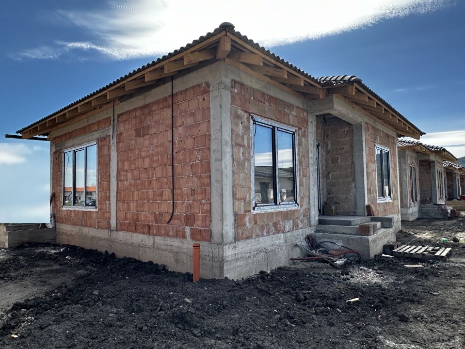 Vanzare Casa Noua 4 camere 2 Bai Terasa S.util 100 mp. Teren 400 mp. Finisata – fotografia 5 din 5