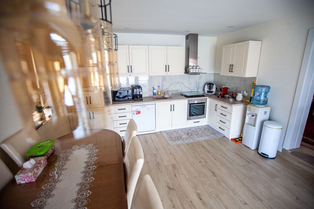 Casa Finisata 6 camere 681 mp.Teren Micesti Renovata Modern Curte Gard Utiliati – fotografia 1 din 68