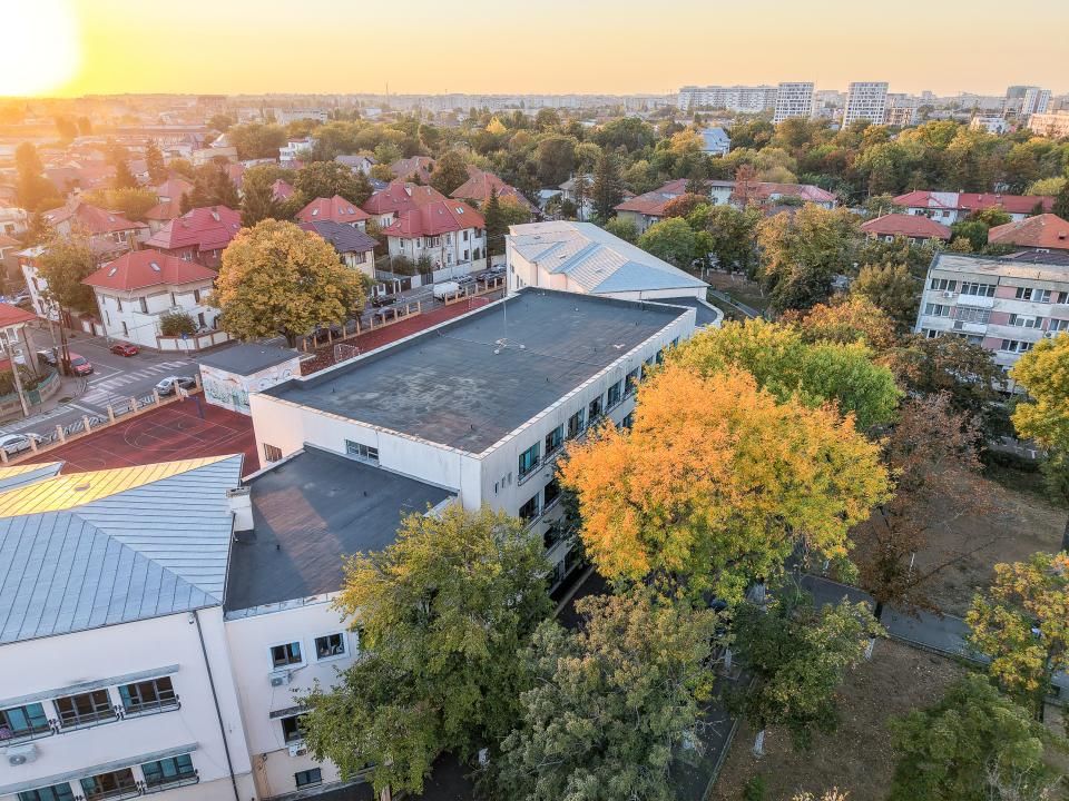 Eroii Revolutiei metrou, parc, gata de mutat, centrală proprie – fotografia 30 din 36