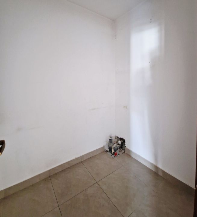 Apartament spatios si cu potential in Andrei Muresanu – fotografia 10 din 11