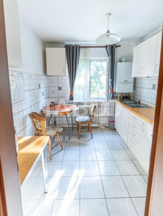 Apartament cu 3 camere si garaj de vanzare in cartierul Manastur – fotografia 4 din 8