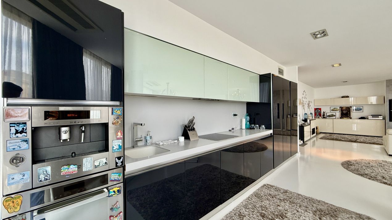 Penthouse UNIC 204 mp totali in Tomis Nord Constanta mobilat si utilat – fotografia 12 din 38
