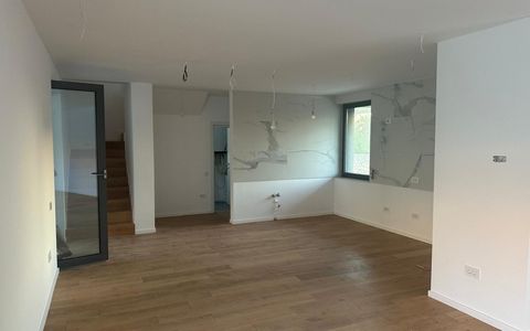 Vilă de vânzare pe malul lacului | in zona Mamaia Nord | 0% Comision