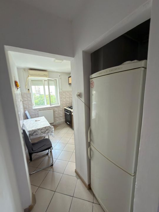 Apartament 2 camere de vânzare în zona CET – etaj intermediar – fotografia 7 din 9