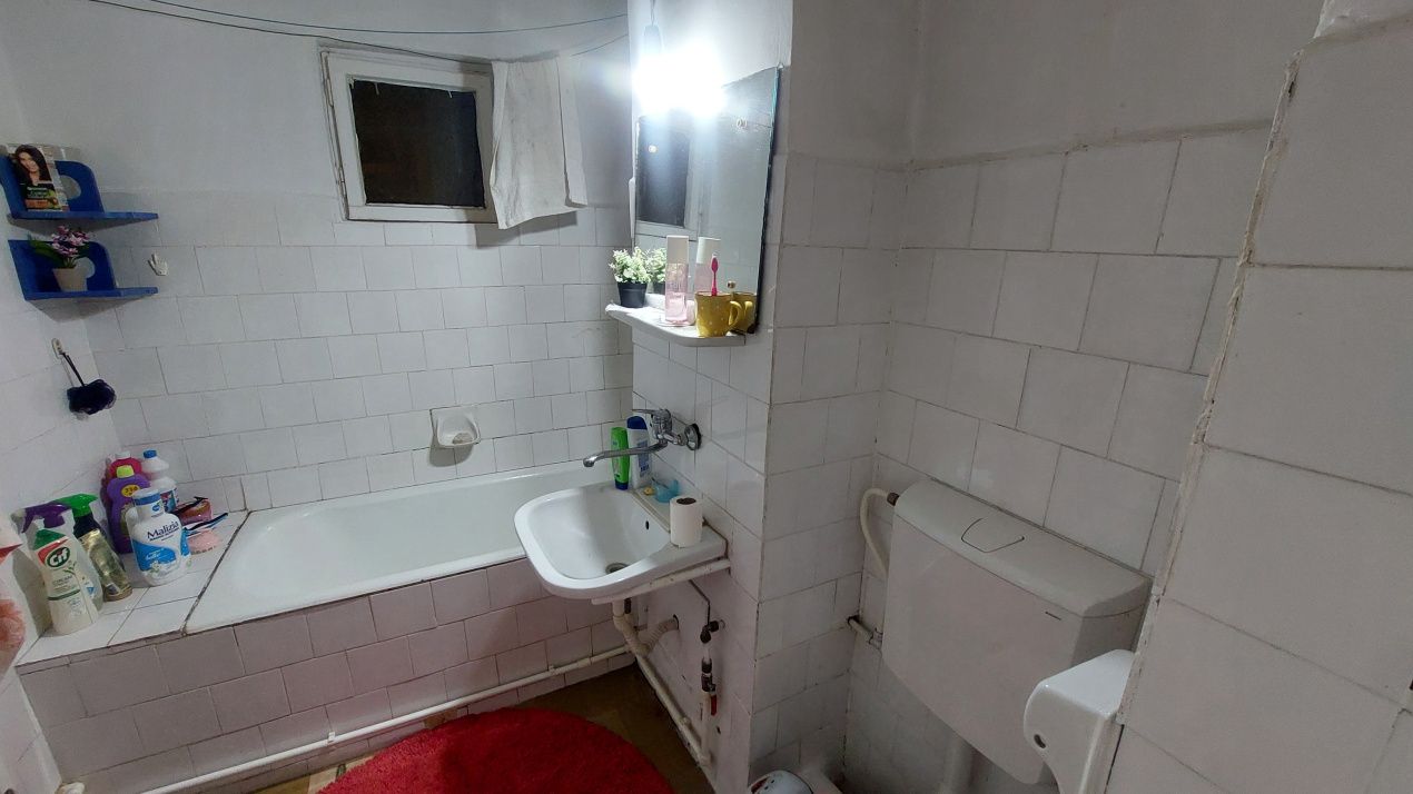 Apartament 3 camere, decomandat, parter, cartierul 1 Mai, zona Pelendava – fotografia 5 din 7