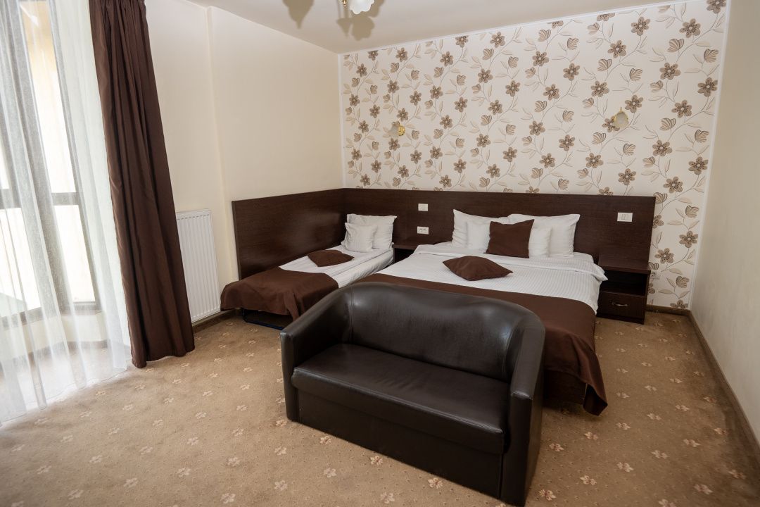 Hotel Miky Arad de vanzare | Investitie cu utilizari multiple | 42 camere cazare – fotografia 28 din 66