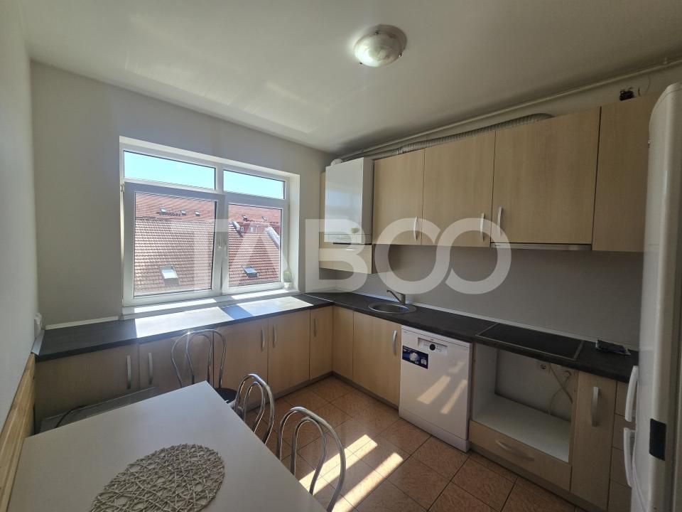 Prima inchiriere-Apartament 103 mpu 3 camere balcon 10 mp zona Strand – fotografia 3 din 12