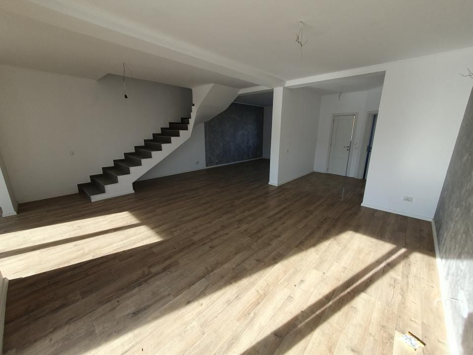 Casa insiruita tip cvadruplex, 119,7 mp utili, teren 402 mp in Mosnita Noua – fotografia 1 din 30