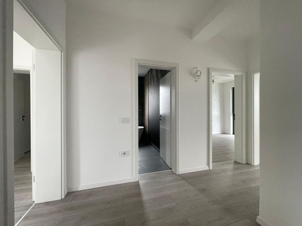 Duplex 4 camere central - Mosnita Veche – fotografia 8 din 17