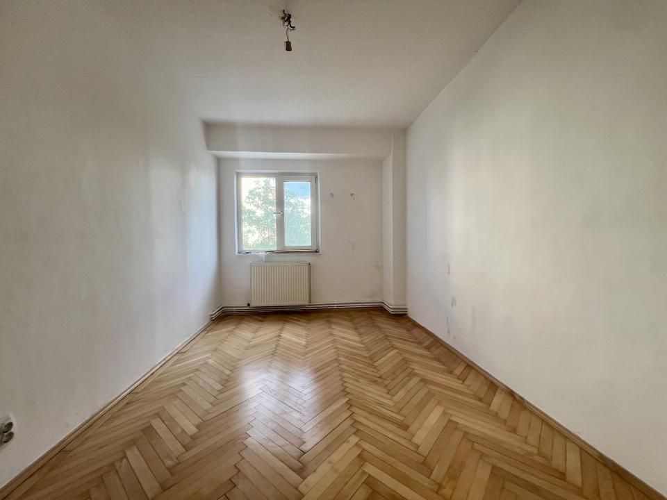 Apartament 4 camere, 77 mp utili, etaj 1, decomandat - zona Liceul Auto – fotografia 4 din 9