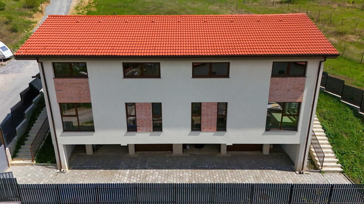Unitate Duplex, 120 Mp Utili, Cu 2 Garaje, panouri solare – fotografia 3 din 13