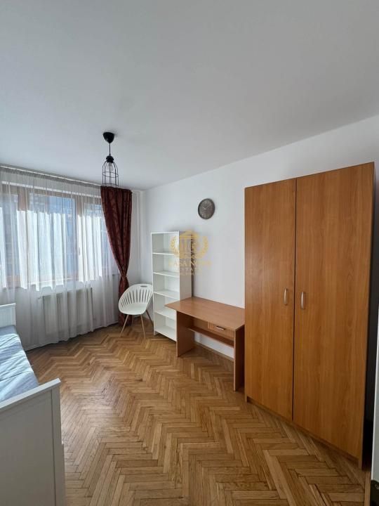 Apartament 3 camere, zona Garii, centrala proprie, finisaje medii – fotografia 6 din 7