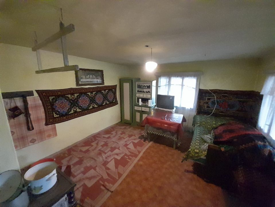 Casa traditionala cu anexe si gradina,Zona Nasaud – fotografia 6 din 21