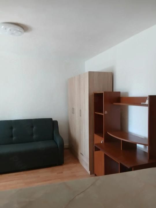 Garsonieră Zona Km 4 – fotografia 6 din 10