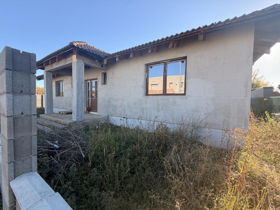 Casa individuala pe parter, 4 camere, 2 bai la gri/rosu - Giarmata Vii – fotografia 11 din 12