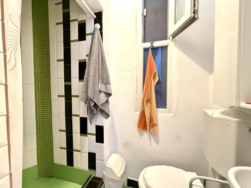 Casa cu 4 camere, 136 mp utili, curte comuna - Zona Centrala – fotografia 9 din 9