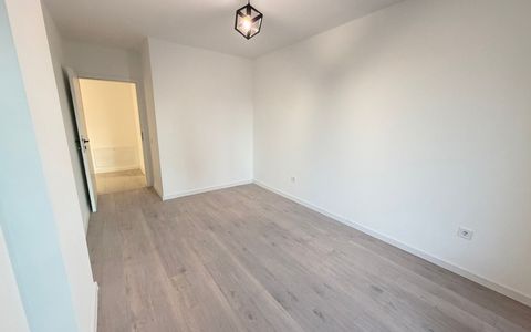Apartament finisat, 3 camere, zona Eroilor