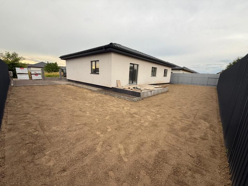 Casa-4-Camere-Finalizata-112mp-Utili-Curte-410mp-Izvor-Tarlungeni-Brasov – fotografia 4 din 17
