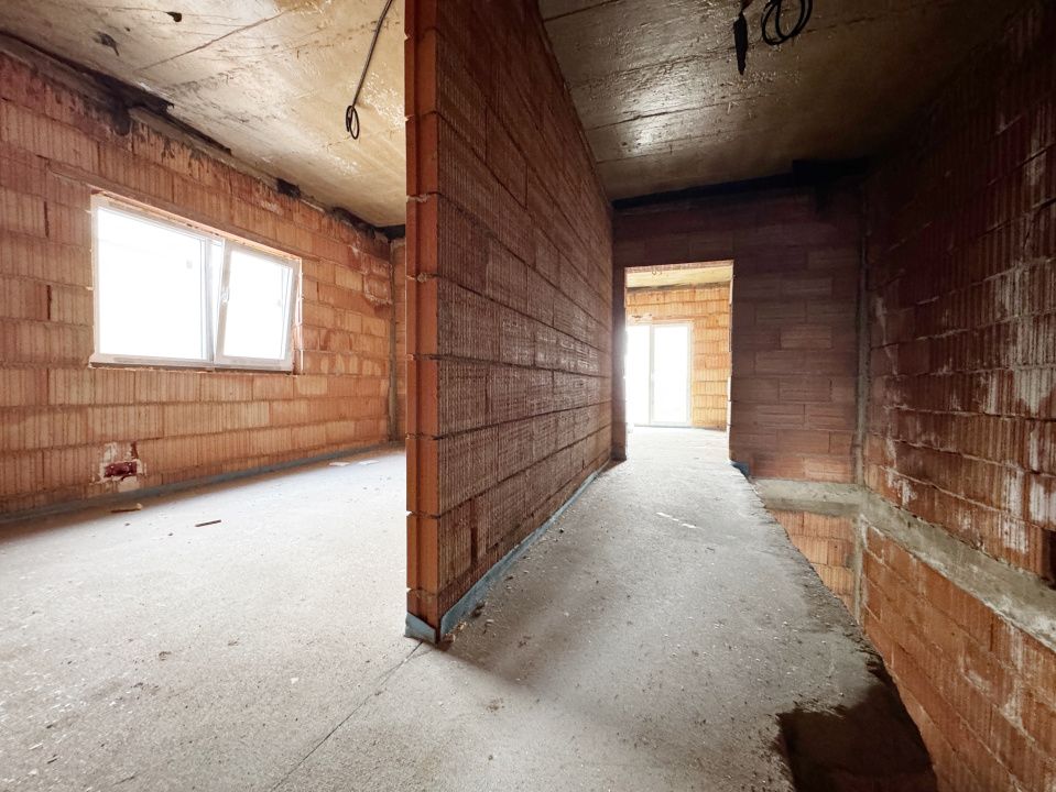 Duplex despartit prin camera tehnica, 121mp utili si 350mp teren - Urseni – fotografia 26 din 29