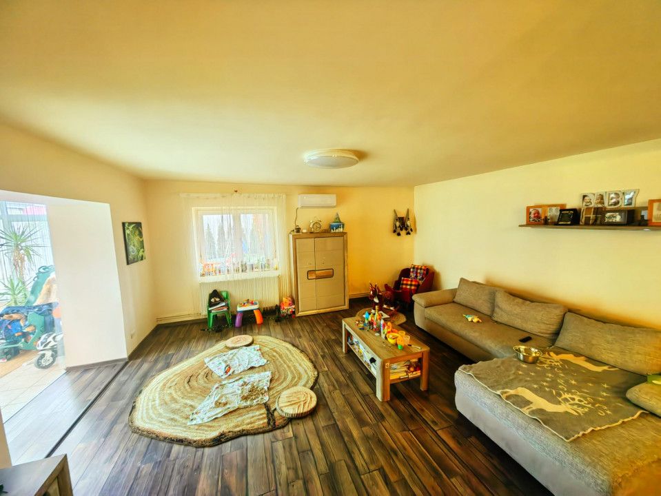 Casa Inedita , 300 mp utili, P+M,  5 bai, 6 dormitoare , 1975 mp teren,  Sacalaz – fotografia 39 din 91