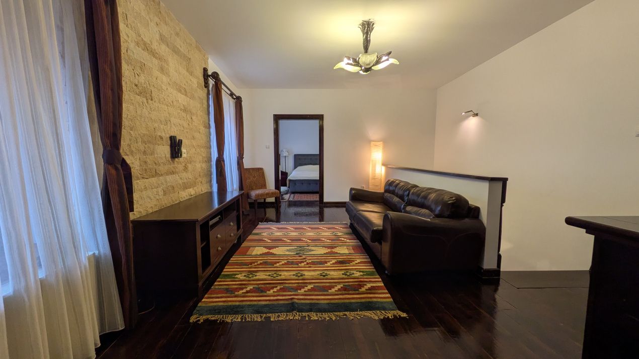 CENTRUL ISTORIC, APARTAMENT LA CASĂ, 88,98 MP, 3 CAMERE PE DOUĂ NIVELURI – fotografia 1 din 56