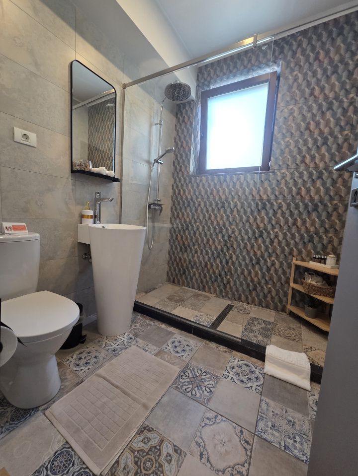 STUDIO | PENINSULA | AFACERE LA CHEIE – fotografia 8 din 8