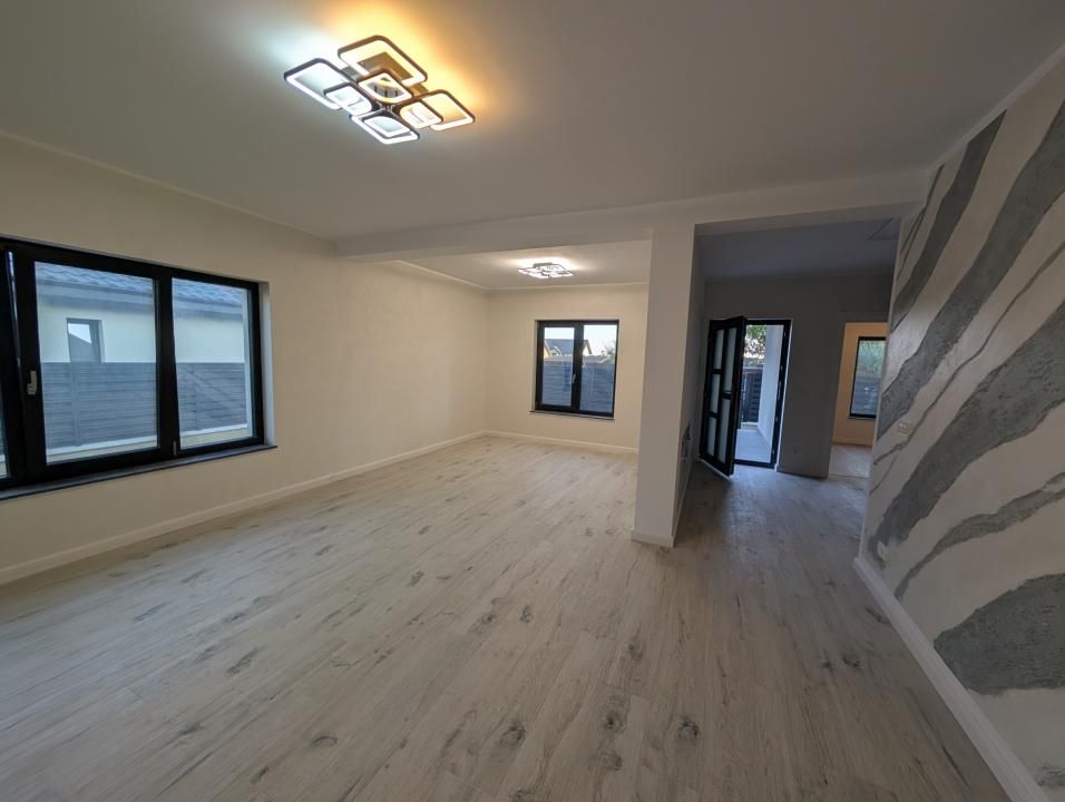 Casa premium! Hemeiusi 3 dormitoare,3 bai , terasa beci – fotografia 2 din 12