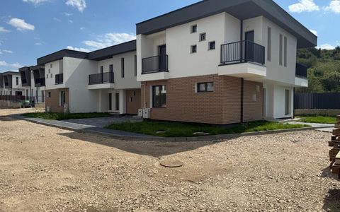 Triplex modern – Florești, zona Urușagului